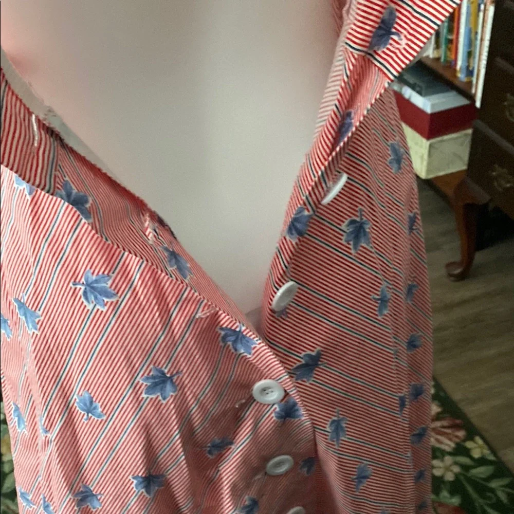 Chic Red Dress with Blue Floral Accents - Picture 2 of 6